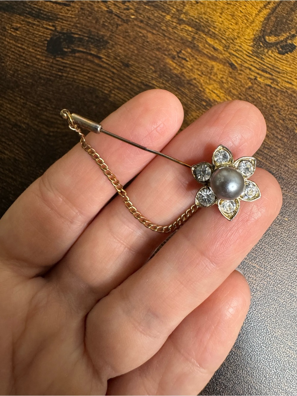 Floral Stick Pin with Chain Grey Pearl with Rhinestones in Gold Tone